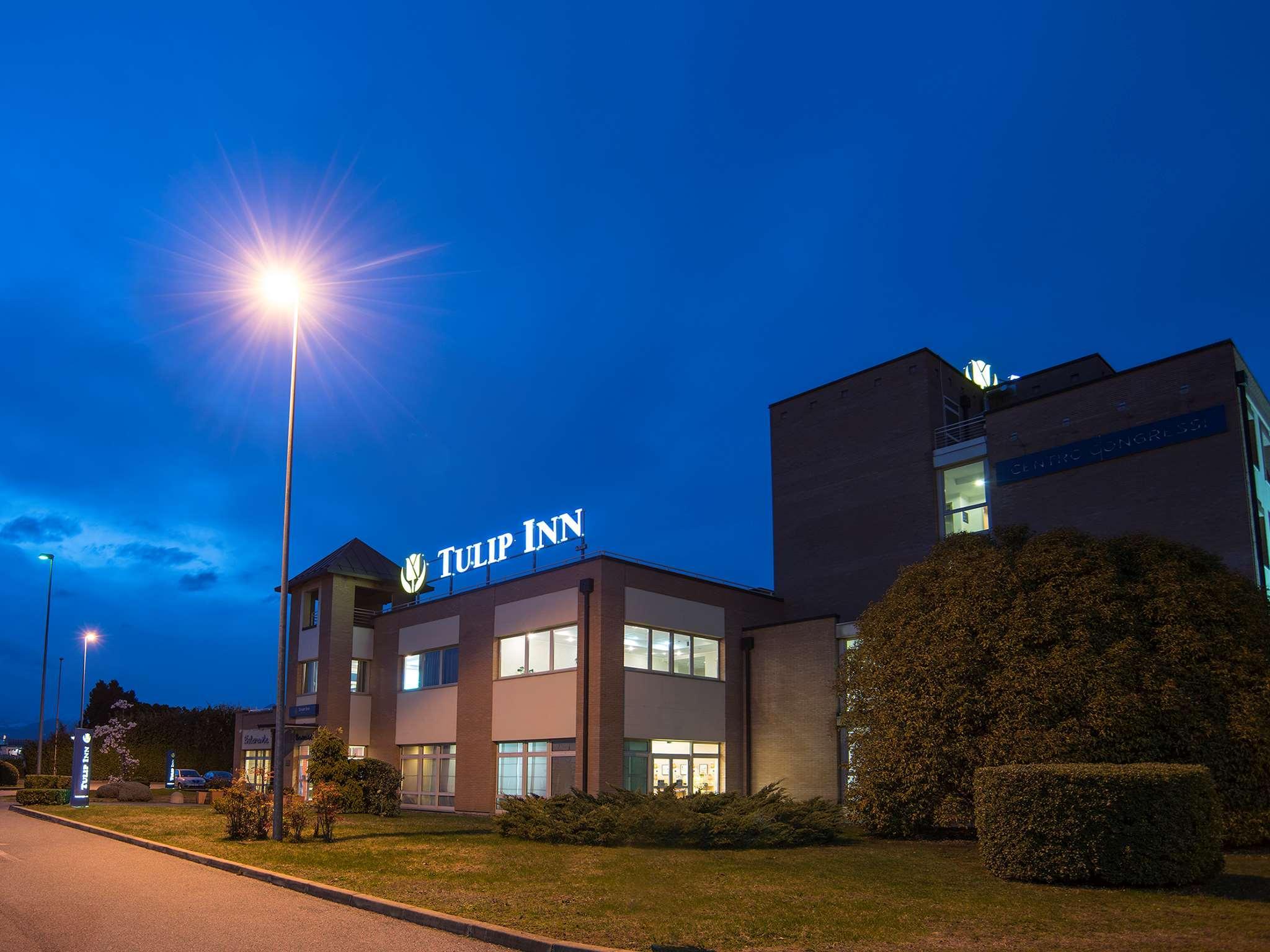 Tulip Inn Turin West Rivoli Exterior foto